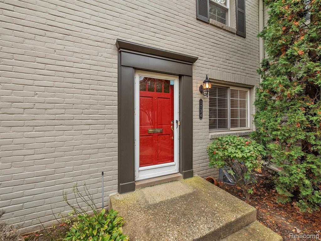1734 Graefield Road, Unit 42 Birmingham, MI 48009 - Photo 2 of 18