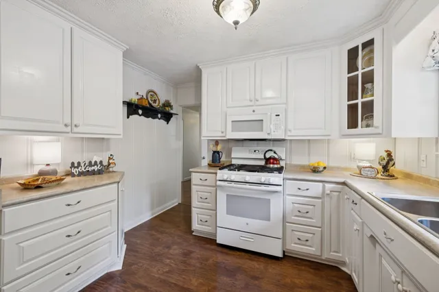 $459,900 | 1048 Highway 100, Centerville, TN 37033