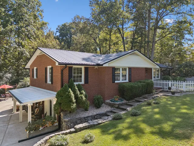 a house view with a outdoor space