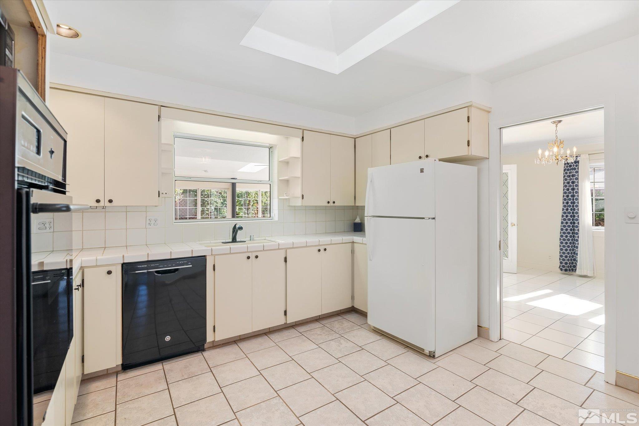 1060 Robin Street Reno, NV 89509 - Photo 8 of 38 Photo 8