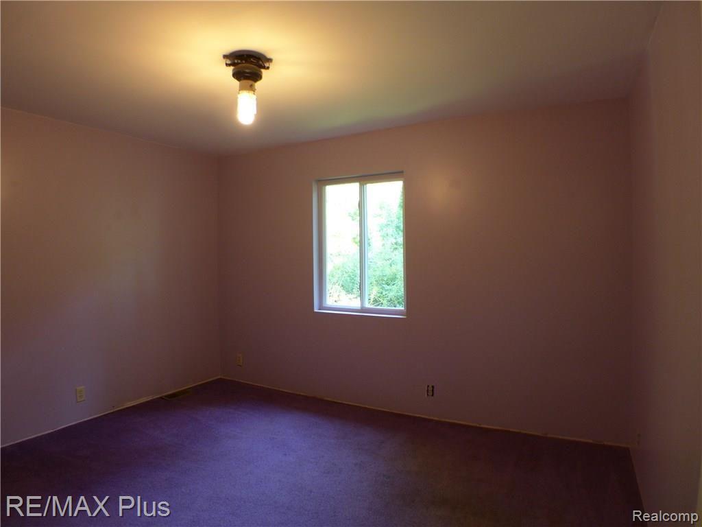 5877 North Lapeer Road North Branch, MI 48461 - Photo 5 of 10 5877 Lapeer 2017-08-09 015.JPG