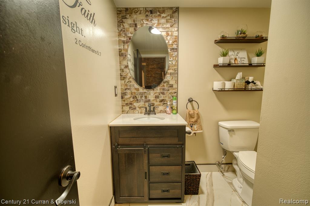 31189 Hoover Road Warren, MI 48093 - Photo 6 of 34