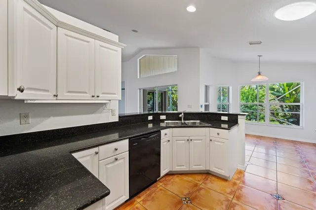 $575,000 | 12456 Southeast Plandome Drive, Hobe Sound, FL 33455