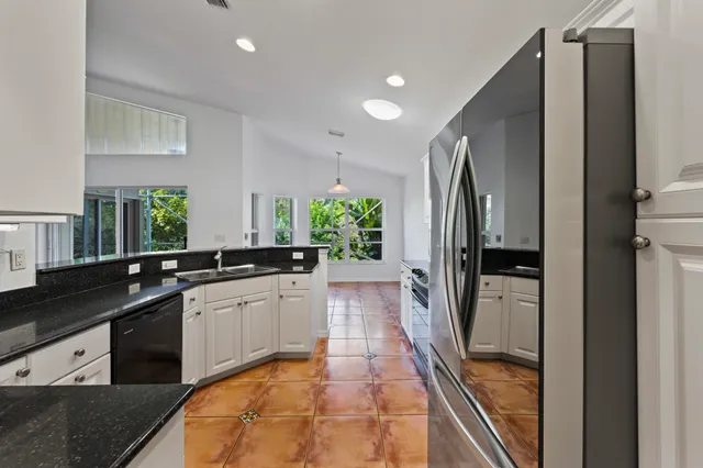 $575,000 | 12456 Southeast Plandome Drive, Hobe Sound, FL 33455