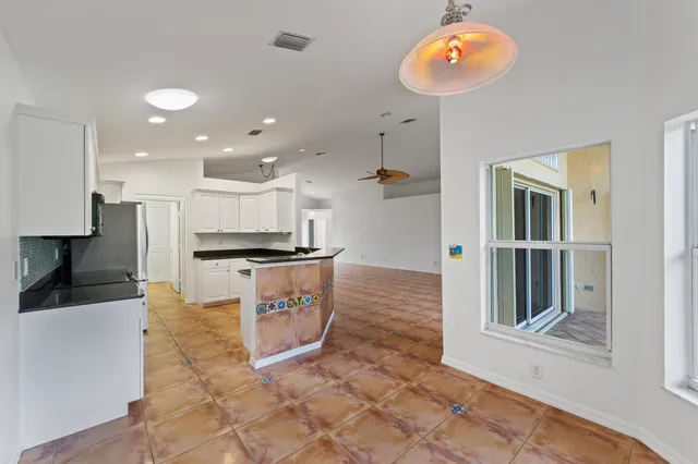 $575,000 | 12456 Southeast Plandome Drive, Hobe Sound, FL 33455