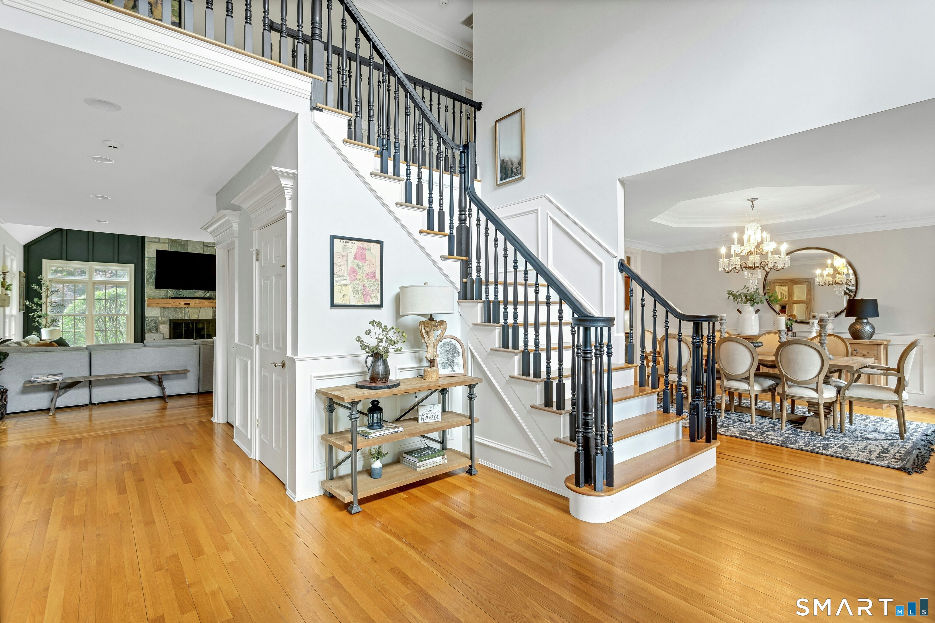 14 Turtle Ridge Court Ridgefield, CT 06877 - Photo 3 of 40 Dramatic Two-Story Entry