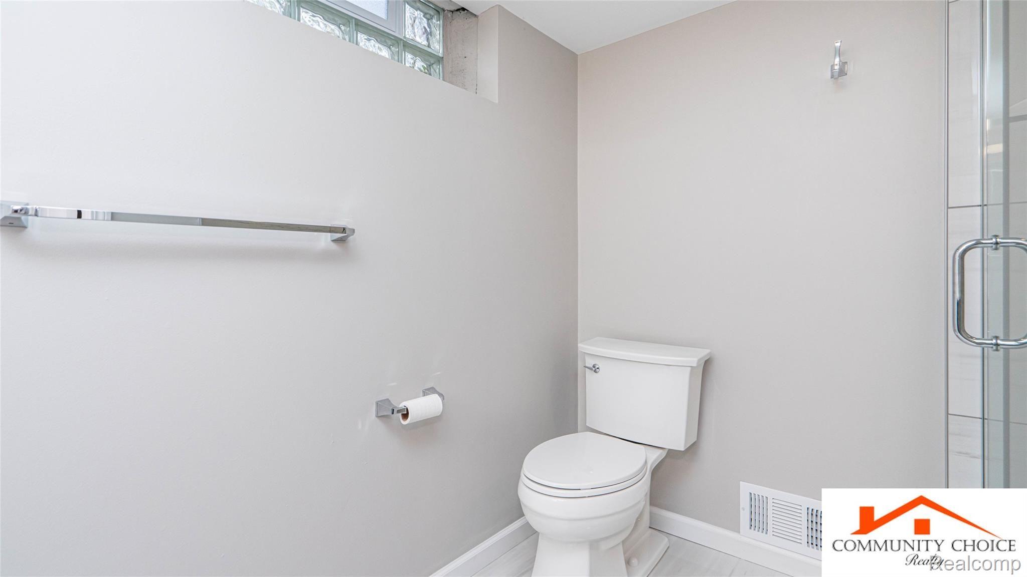 2758 Windemere Road Birmingham, MI 48009 - Photo 48 of 62 082_48.jpg