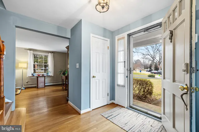 a view of an entryway of the house