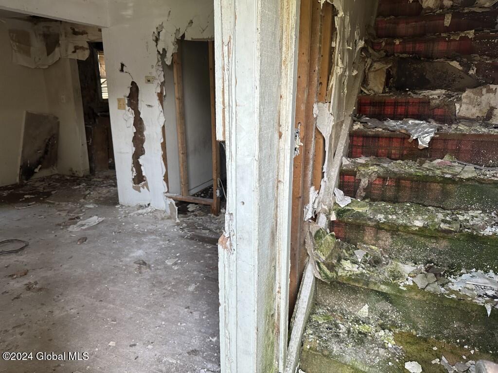 935 Davis Terrace Schenectady, NY 12303 - Photo 3 of 12 IMG_1320 (Medium) - Copy