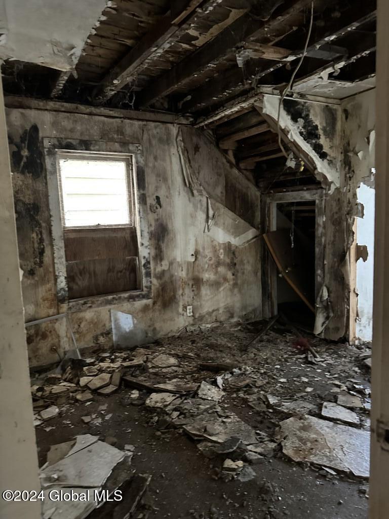 935 Davis Terrace Schenectady, NY 12303 - Photo 4 of 12 IMG_1328 (Medium)