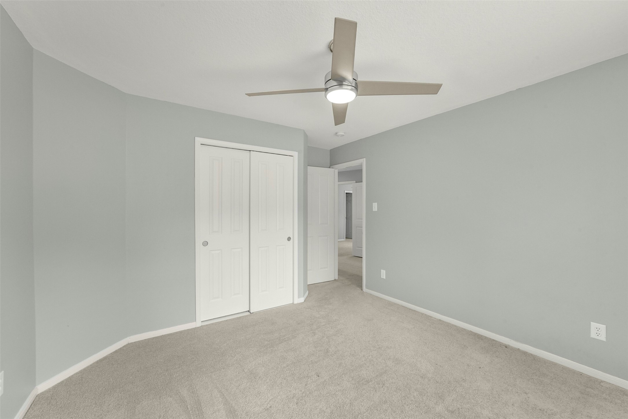 22 East New Avery Place Spring, TX 77382 - Photo 43 of 46 Fourth bedroom with sliding door closet.