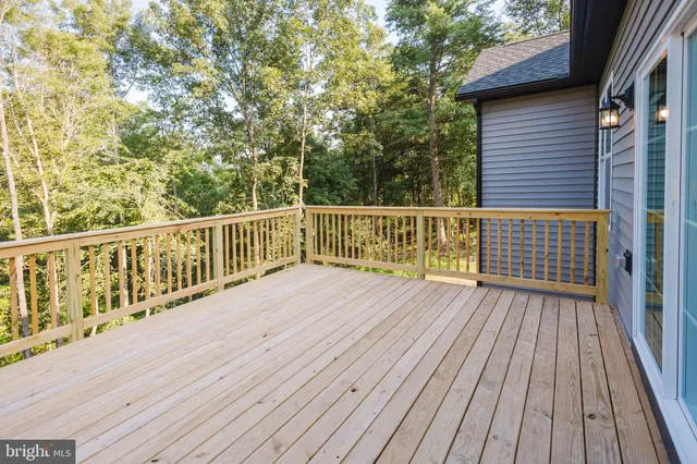 $525,000 | 26 Spice Bush Court, Hedgesville, WV 25427