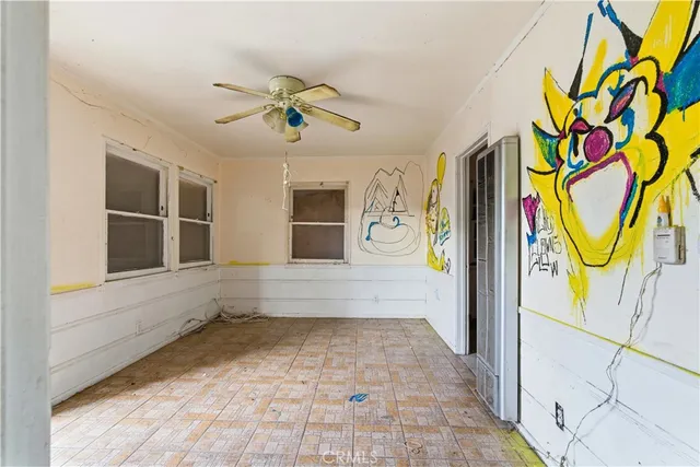 a view of entryway with a window