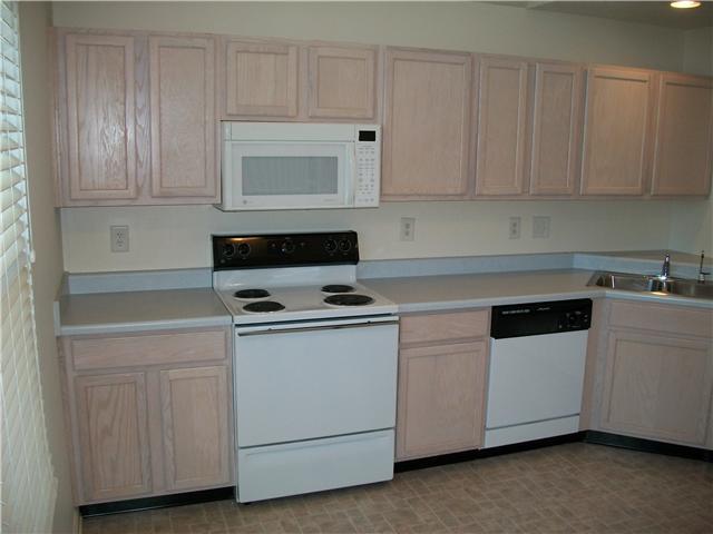 17011 Mapleton Place Westfield, IN 46074 - Photo 2 of 16