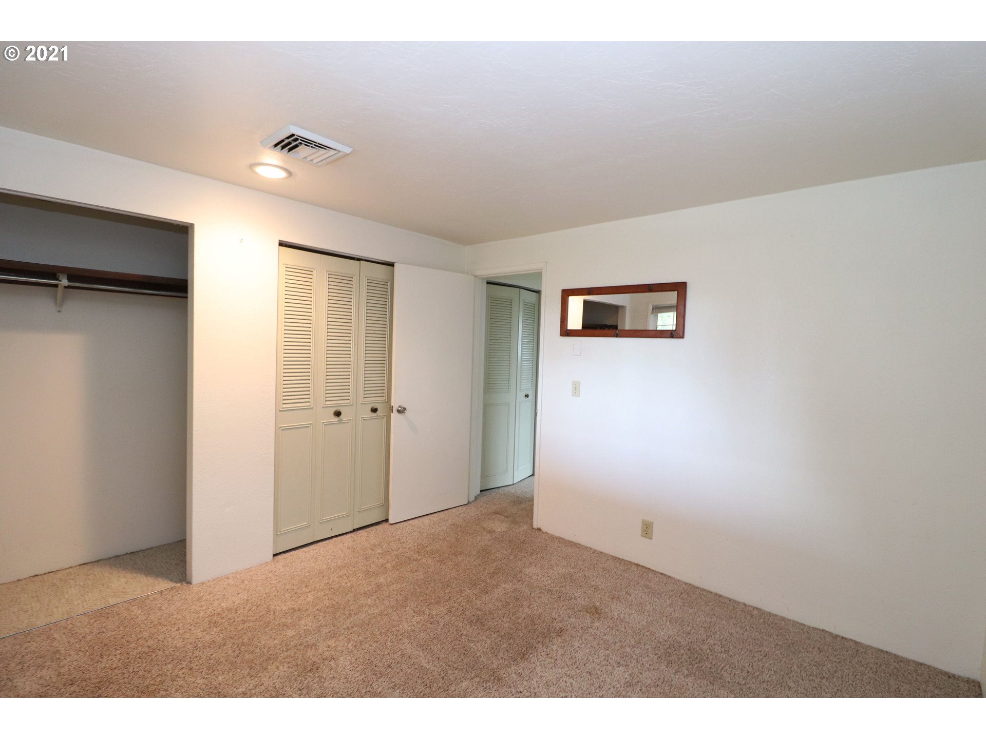 2310 6th Street Springfield, OR 97477 - Photo 20 of 32 a view of an empty room