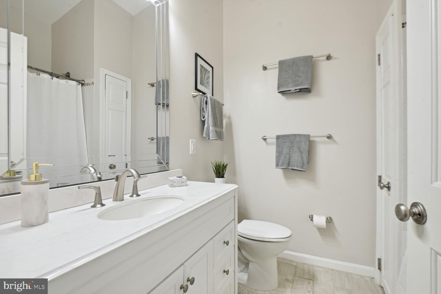 159 Ingle Place Alexandria, VA 22304 - Photo 13 of 25 Primary bathroom