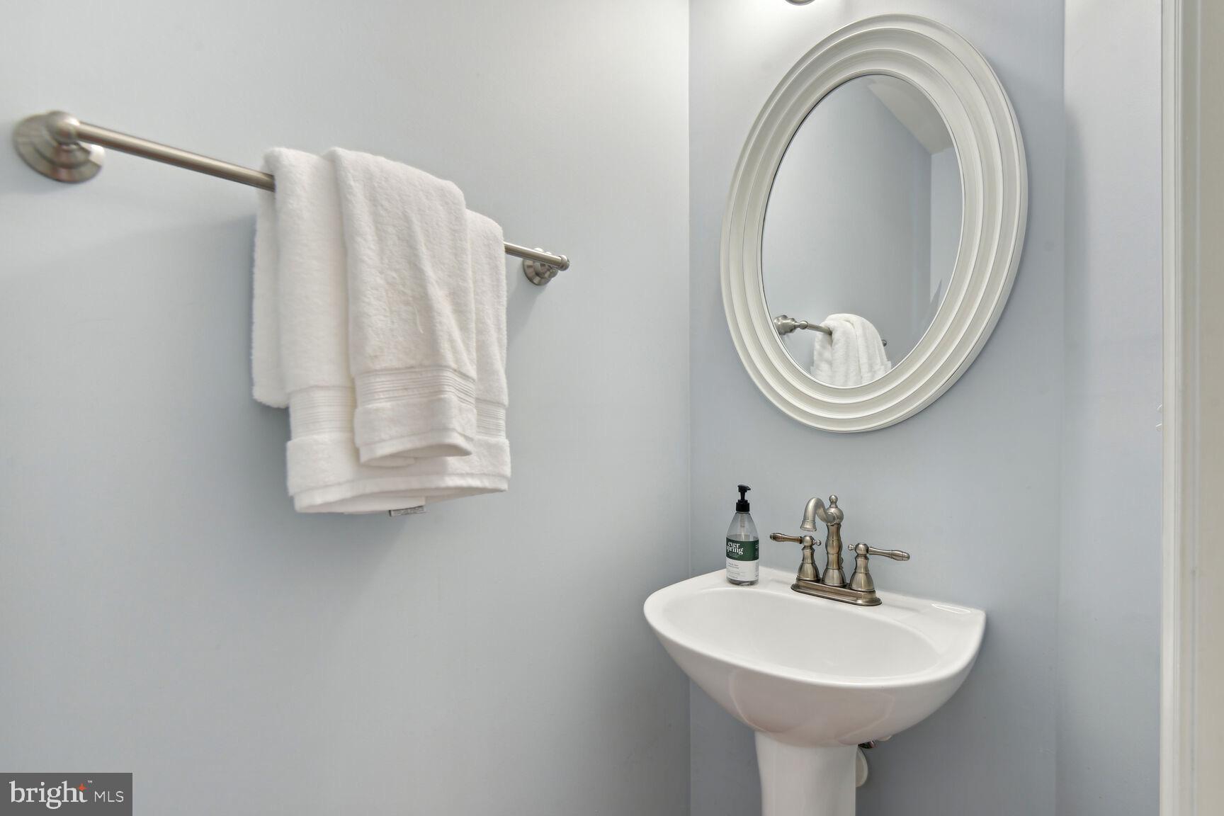 159 Ingle Place Alexandria, VA 22304 - Photo 22 of 25 Half bath on the first floor