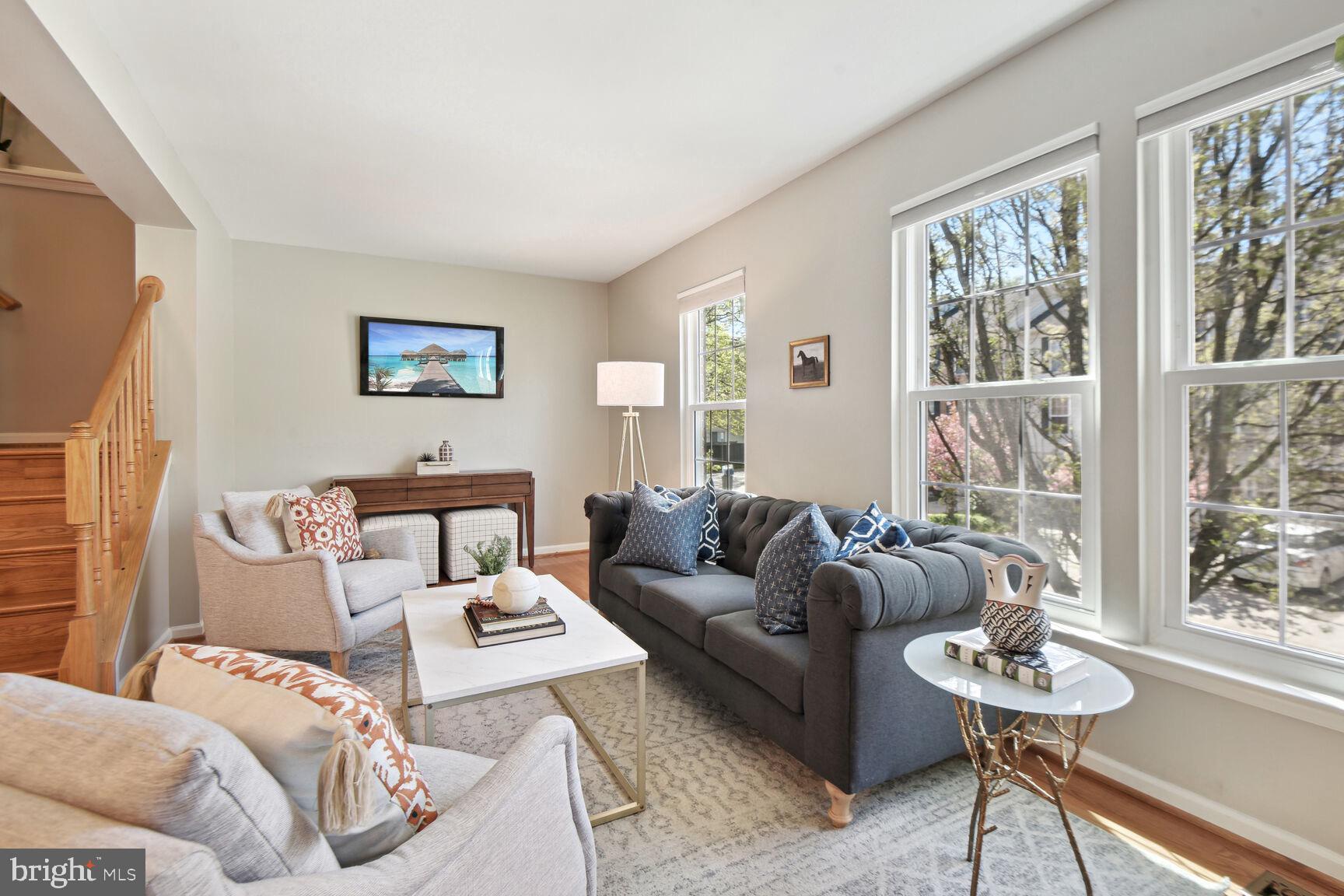 159 Ingle Place Alexandria, VA 22304 - Photo 4 of 25 Living Room