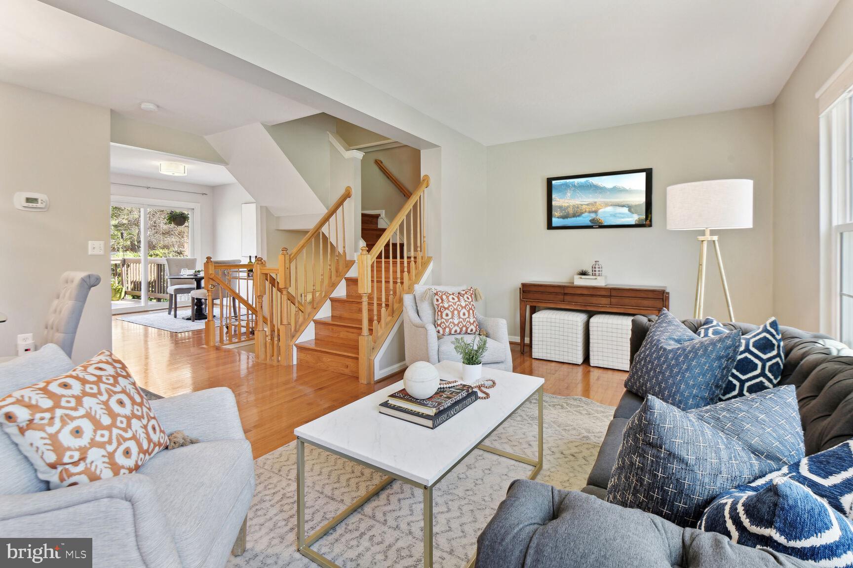 159 Ingle Place Alexandria, VA 22304 - Photo 5 of 25 LIving Room