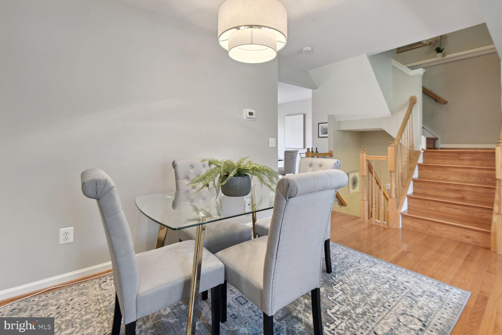 159 Ingle Place Alexandria, VA 22304 - Photo 6 of 25 Dining room w/hardwood floors
