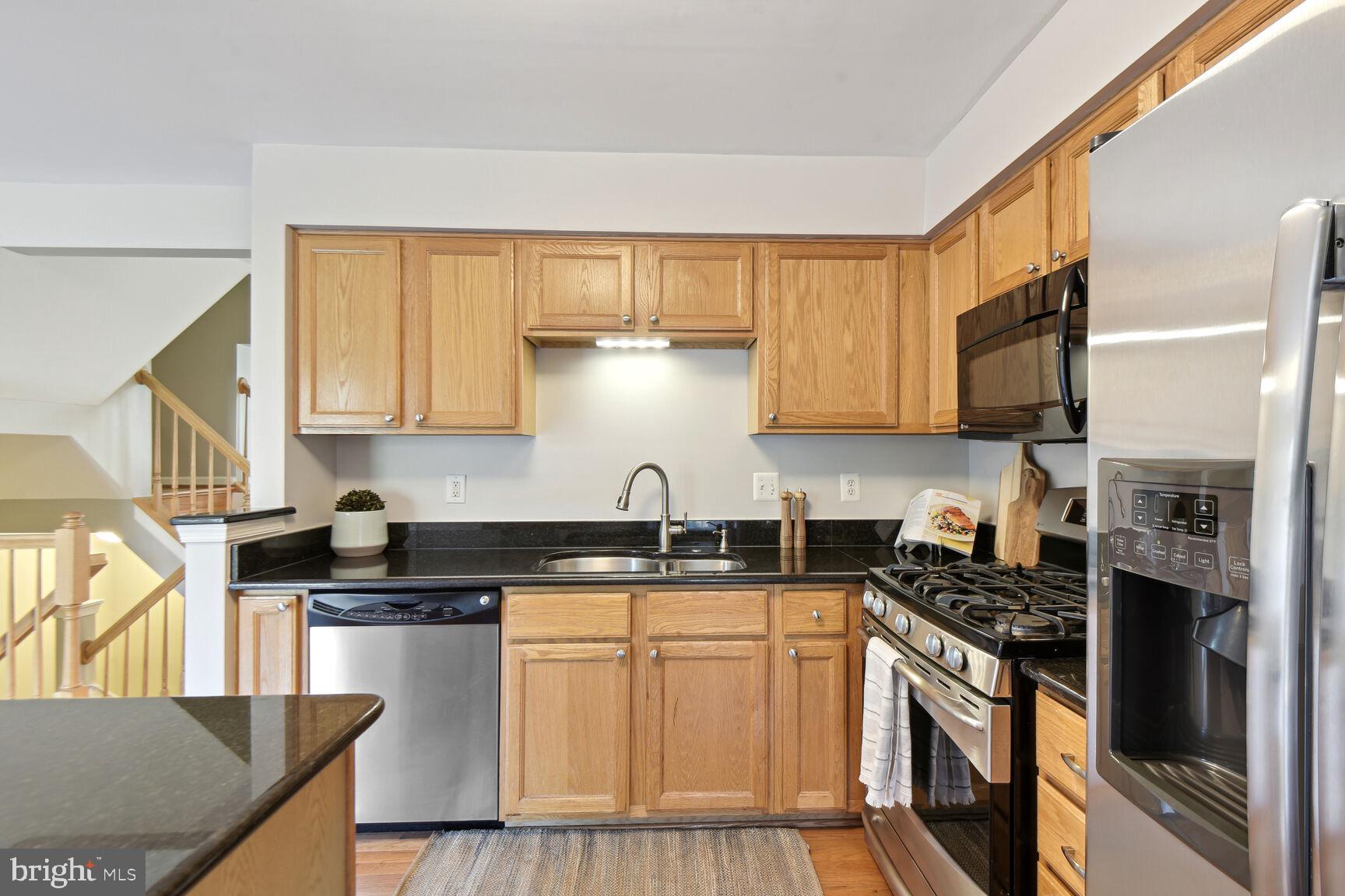 159 Ingle Place Alexandria, VA 22304 - Photo 8 of 25 Kitchen with SS Appliances