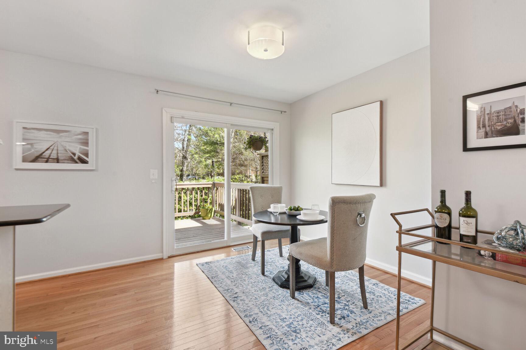 159 Ingle Place Alexandria, VA 22304 - Photo 9 of 25 Sunny eat in kitchen