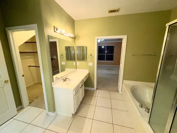 $320,000 | 51 North Country Gate Circle, Conroe, TX 77384