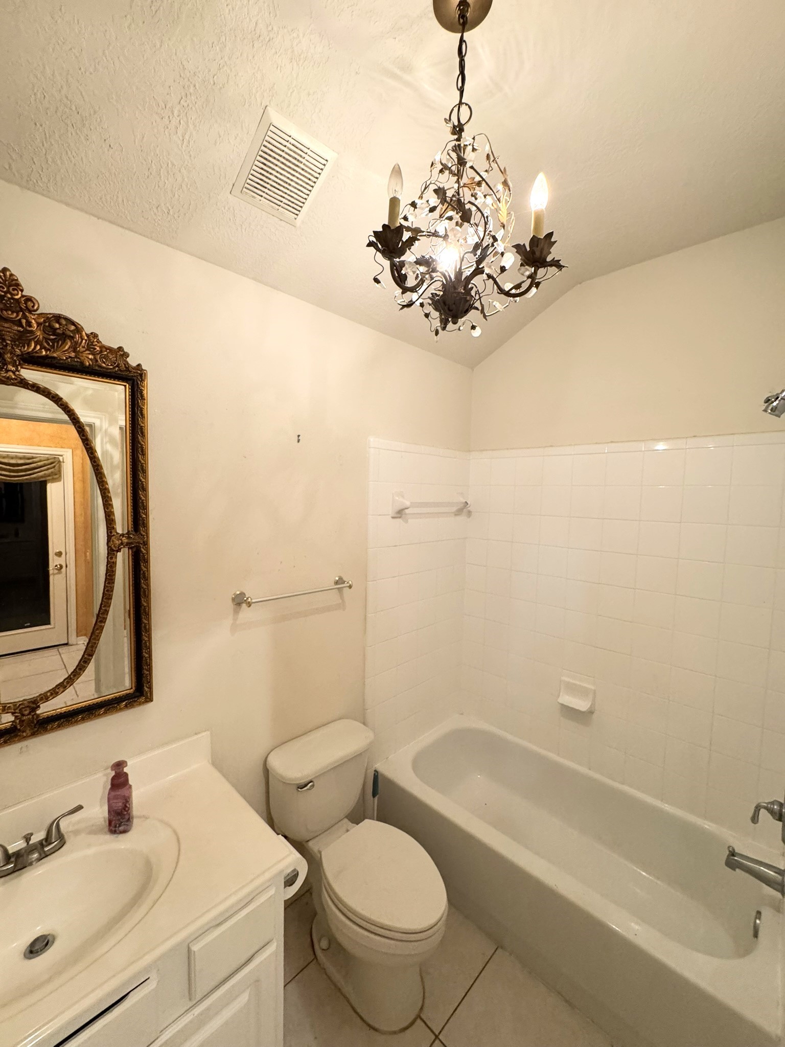 51 North Country Gate Circle Conroe, TX 77384 - Photo 15 of 27 2nd Bath