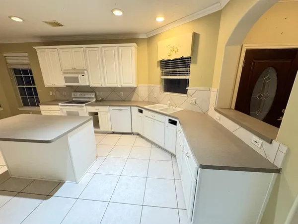 $320,000 | 51 North Country Gate Circle, Conroe, TX 77384