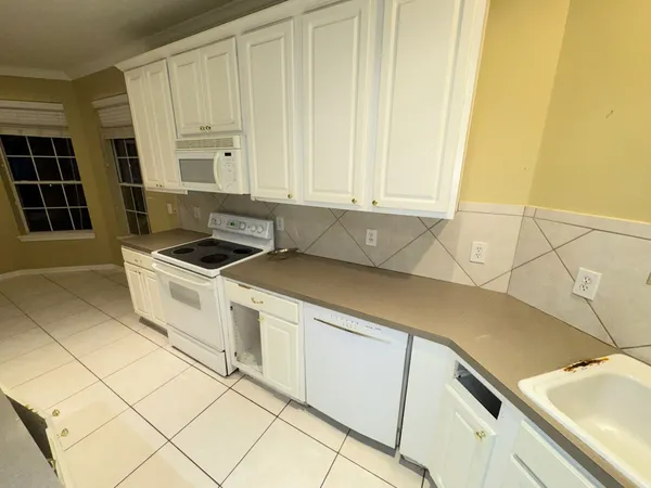 $320,000 | 51 North Country Gate Circle, Conroe, TX 77384