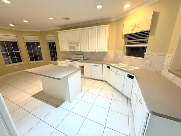 $320,000 | 51 North Country Gate Circle, Conroe, TX 77384