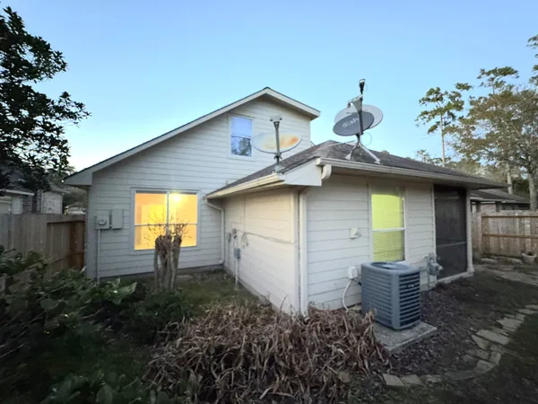 $320,000 | 51 North Country Gate Circle, Conroe, TX 77384