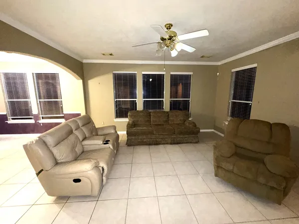 $320,000 | 51 North Country Gate Circle, Conroe, TX 77384