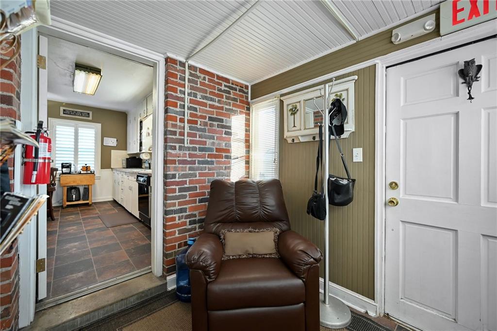 203 Southwest Jefferson Street Lee's Summit, MO 64063 - Photo 12 of 24