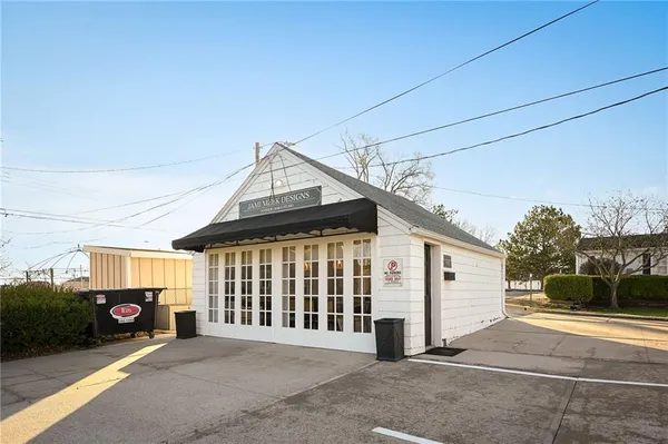 $1,250,000 | 203 Southwest Jefferson Street, Lee's Summit, MO 64063