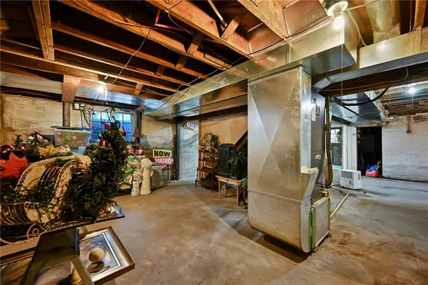 $1,250,000 | 203 Southwest Jefferson Street, Lee's Summit, MO 64063