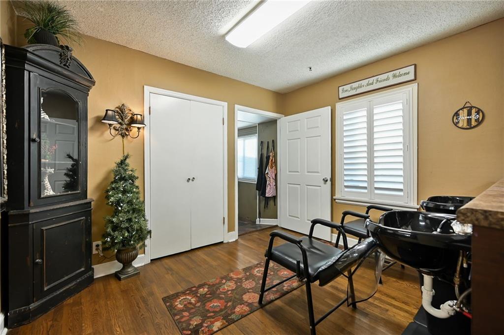203 Southwest Jefferson Street Lee's Summit, MO 64063 - Photo 8 of 24