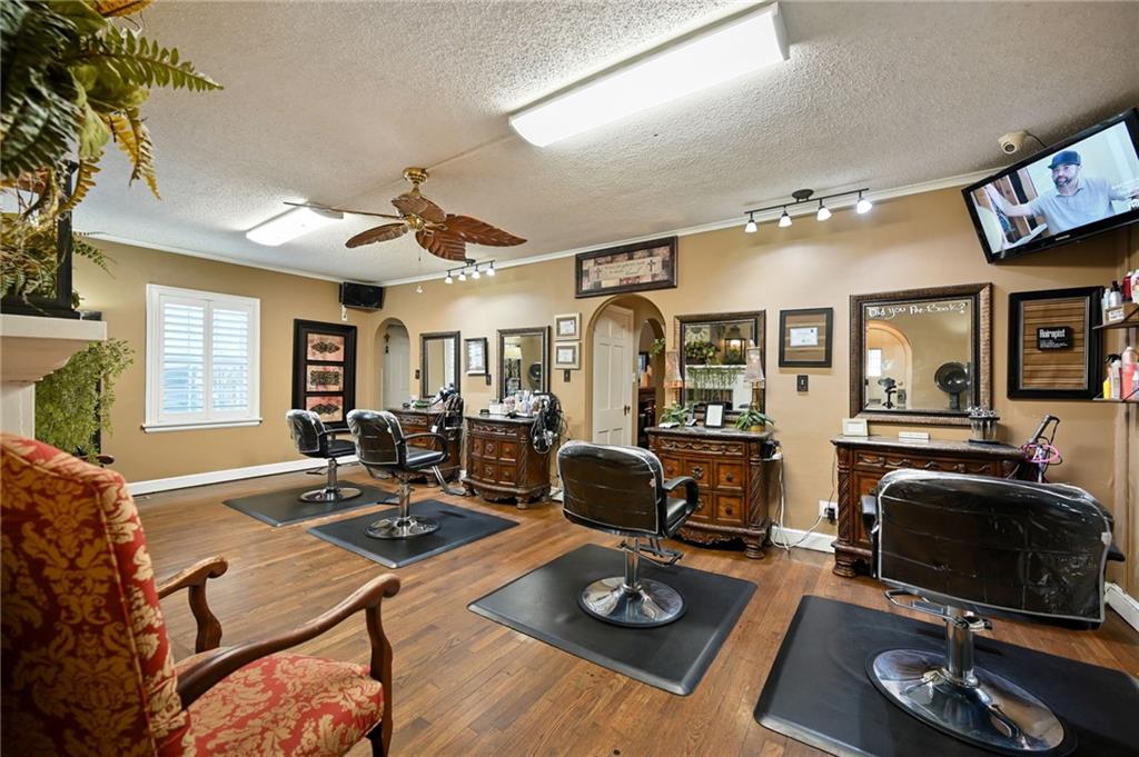 203 Southwest Jefferson Street Lee's Summit, MO 64063 - Photo 9 of 29