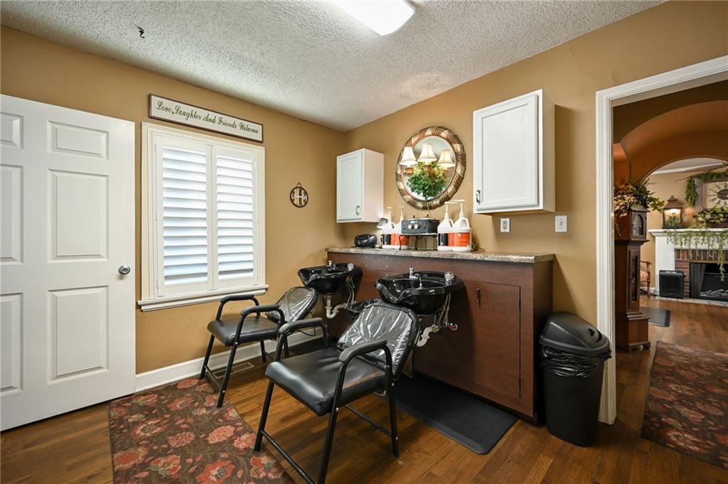 203 Southwest Jefferson Street Lee's Summit, MO 64063 - Photo 9 of 24