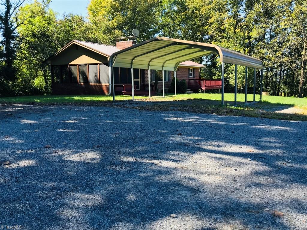 359 Holcomb Road Traphill, NC 28685 - Photo 4 of 16 Gallery Image 4