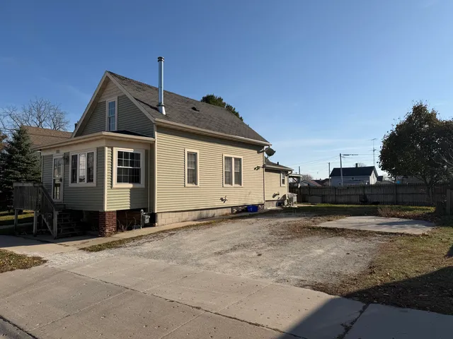 $134,900 | 1313 21st Street, Two Rivers, WI 54241