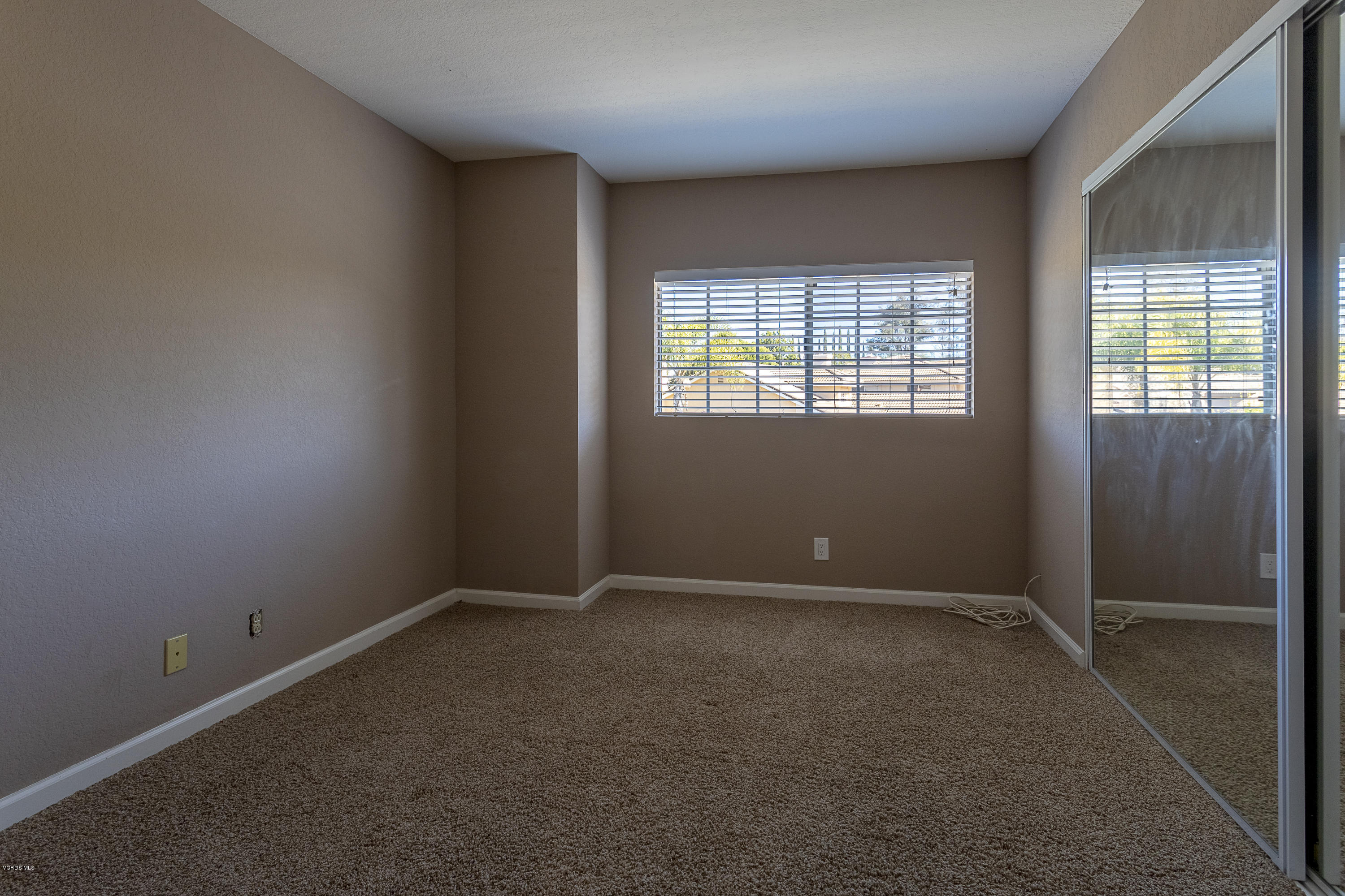 30 Iron Ridge Lane Simi Valley, CA 93065 - Photo 19 of 31 an empty room with windows
