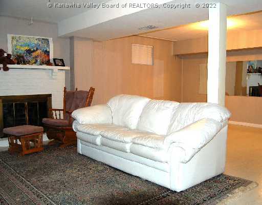 809 Carroll Road Charleston, WV 25314 - Photo 7 of 8 Den/Family/Great Room.
