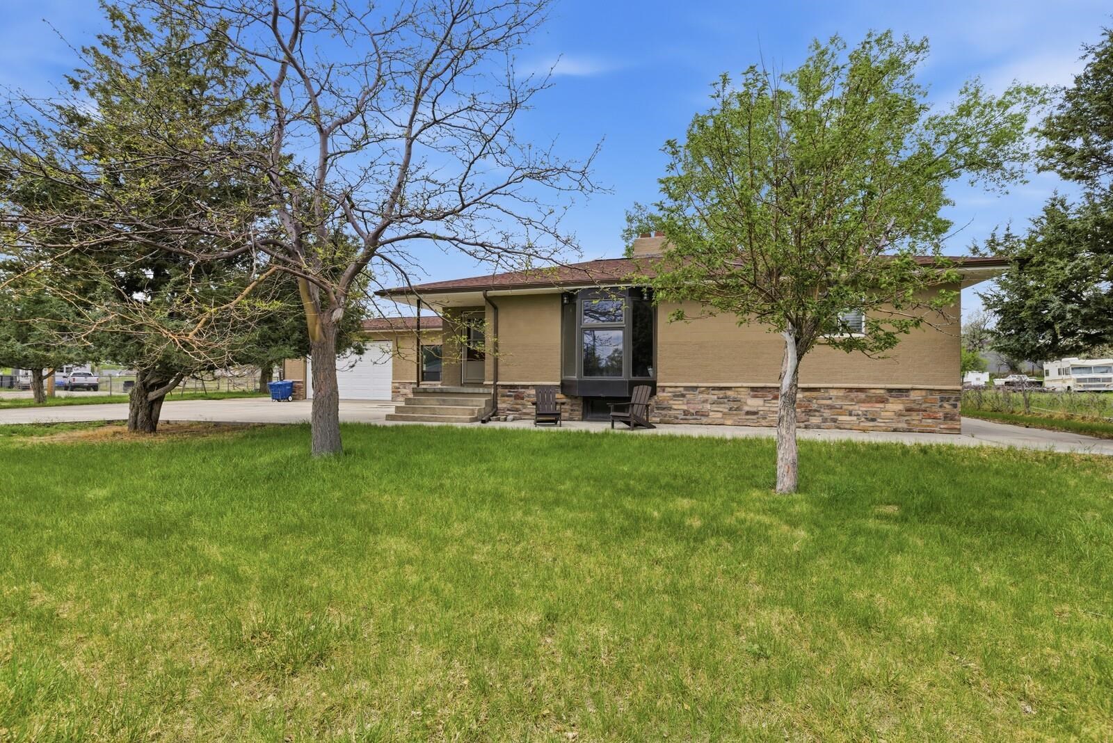 2230 River Meadows Road Casper, WY 82604 - Photo 2 of 30
