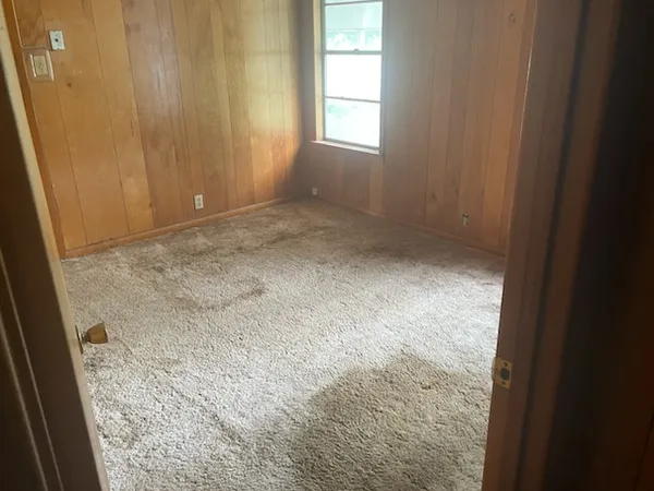 $94,900 | 410 Hazel Avenue, Rockdale, TX 76567