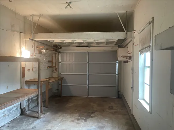 $94,900 | 410 Hazel Avenue, Rockdale, TX 76567