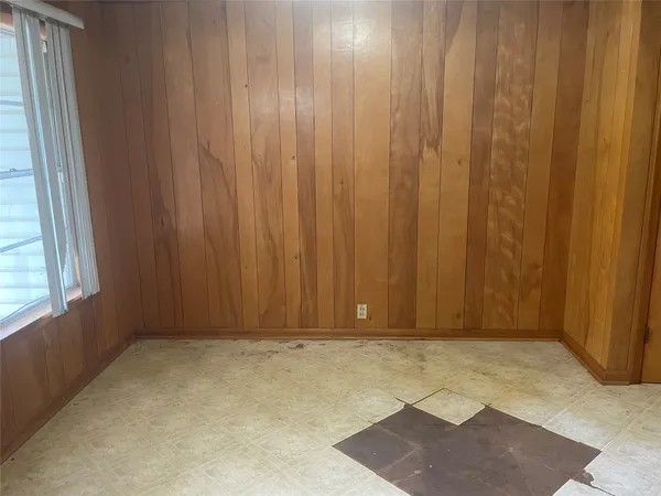 $94,900 | 410 Hazel Avenue, Rockdale, TX 76567