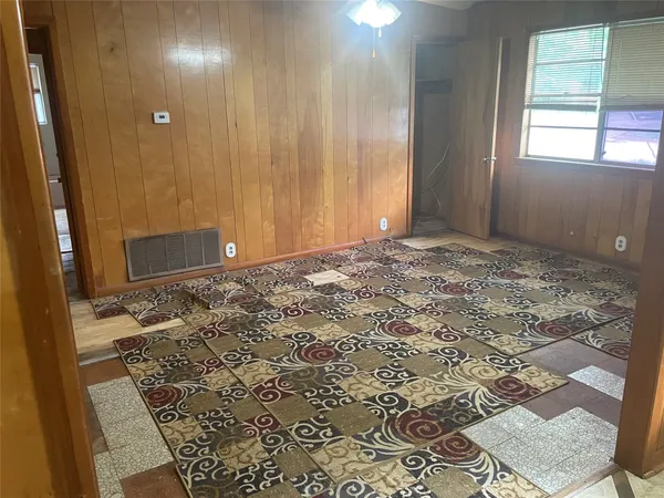 $94,900 | 410 Hazel Avenue, Rockdale, TX 76567