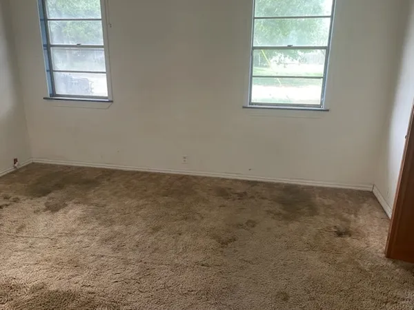 $94,900 | 410 Hazel Avenue, Rockdale, TX 76567