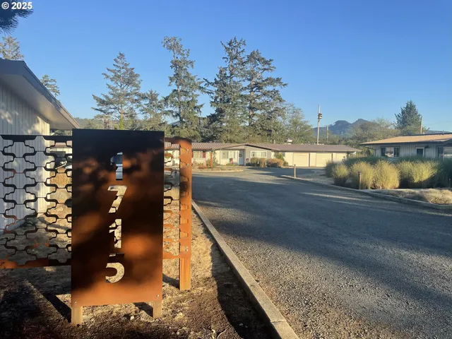 $1,700,000 | 1715 South Franklin Street, Seaside, OR 97138